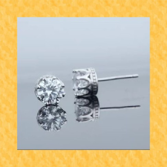 0.84 ct Round CZ 925 Stud Earrings - Picture 7 of 7